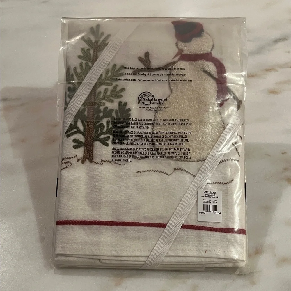 NWT Williams Sonoma Festive Snowman Tea Towels